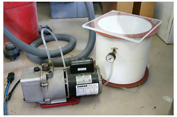 Дегазация силикона вакуумным насосом